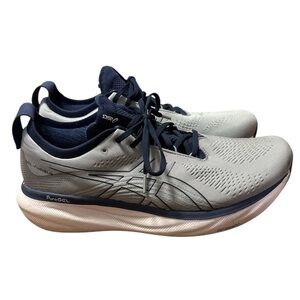 ASICS Gel-NimbusRunning Shoes in Light Gray & Navy Blue Men’s Size: 12